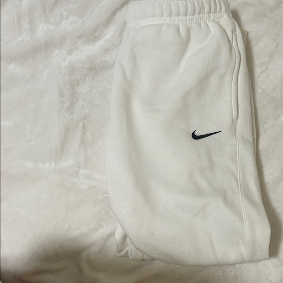 Nike White Sweat Pants - Picture 2 of 4